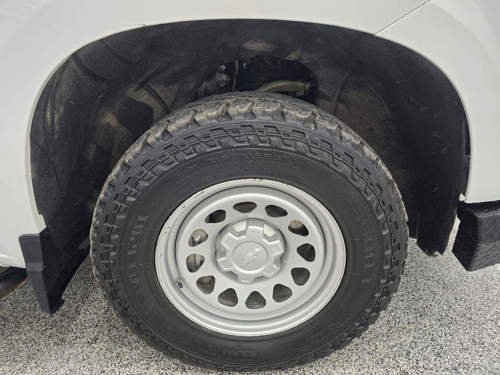 Used 2023 Chevrolet Silverado 1500 W/T w/ WT Value Package AWD/4WD image 29