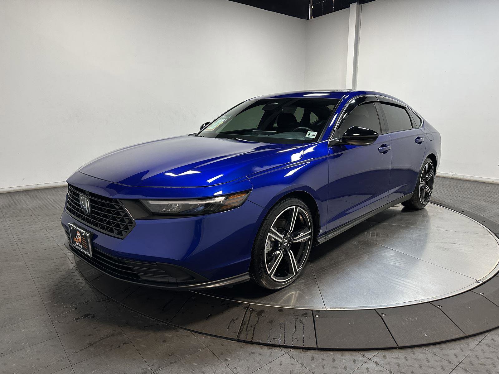 Used 2025 Honda Accord Sport image 1