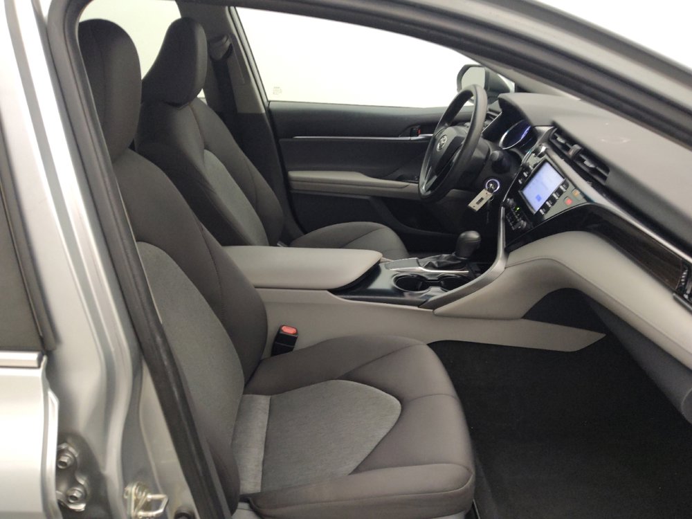 Used 2019 Toyota Camry LE image 21
