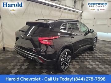 Used 2025 Chevrolet Trax RS FWD image 4