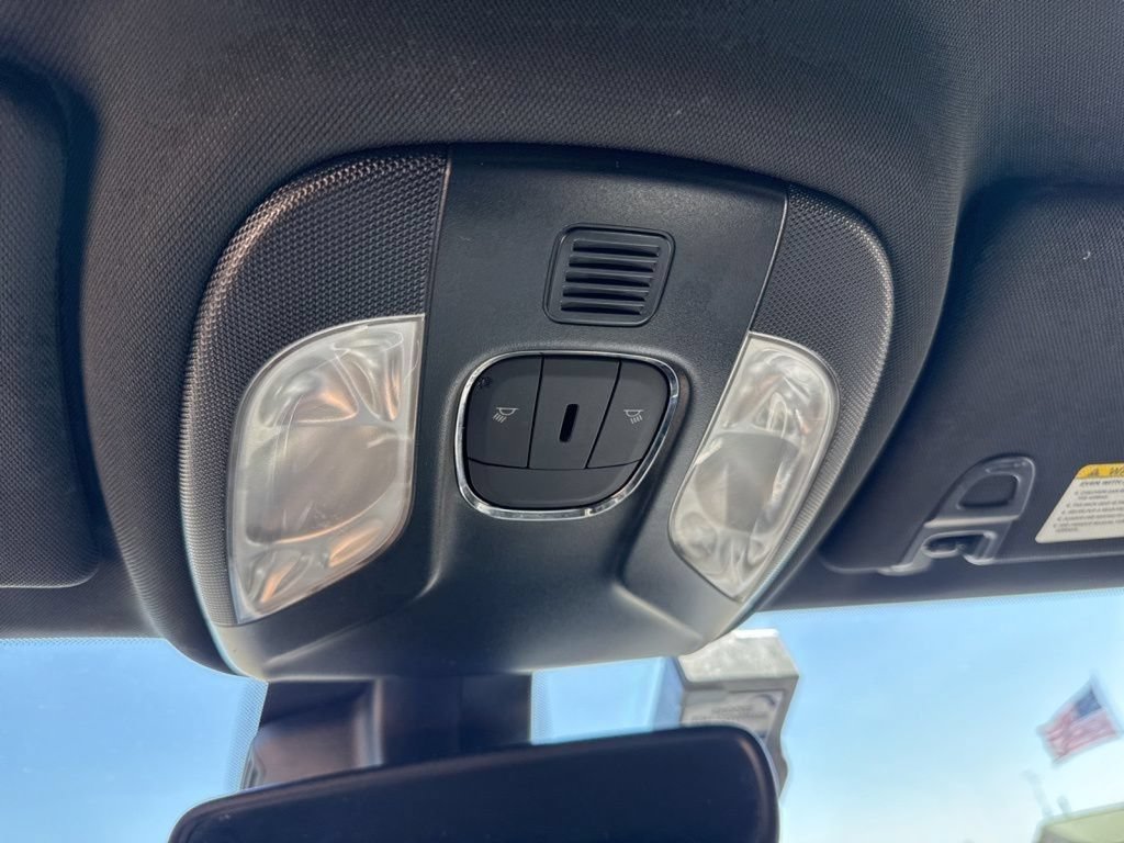 Used 2025 Jeep Compass Trailhawk AWD/4WD image 40