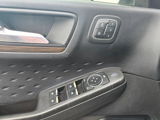 Used 2020 Ford Escape Titanium AWD/4WD image 18
