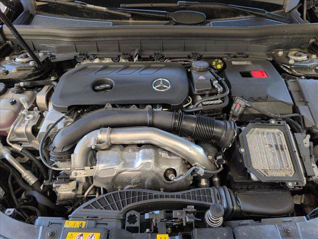 Used 2025 Mercedes-Benz GLB 250 image 17