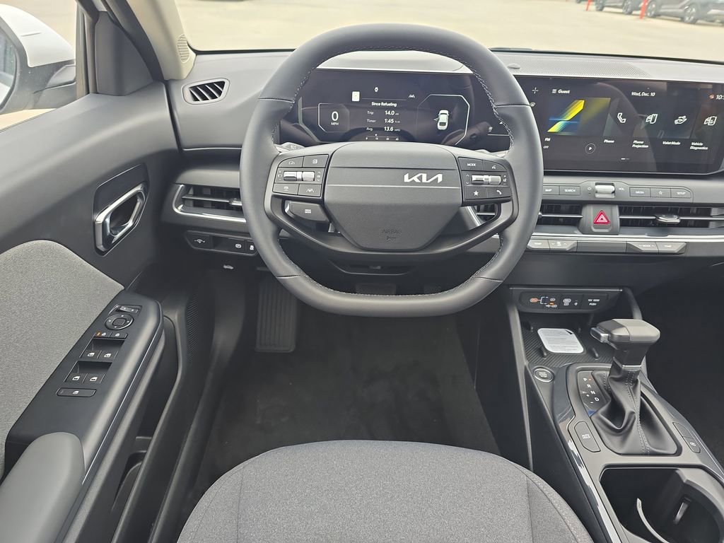 New 2025 Kia K4 EX image 15