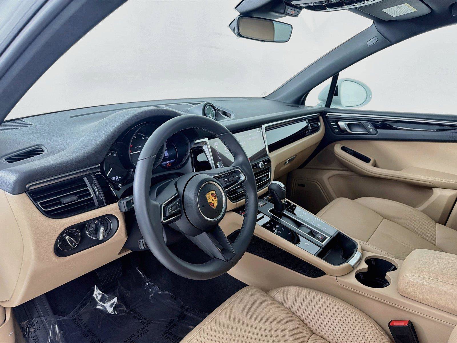 Certified 2026 Porsche Macan Turbo AWD/4WD image 4