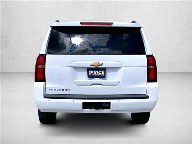 Used 2018 Chevrolet Suburban LT w/ Max Trailering Package RWD image 4