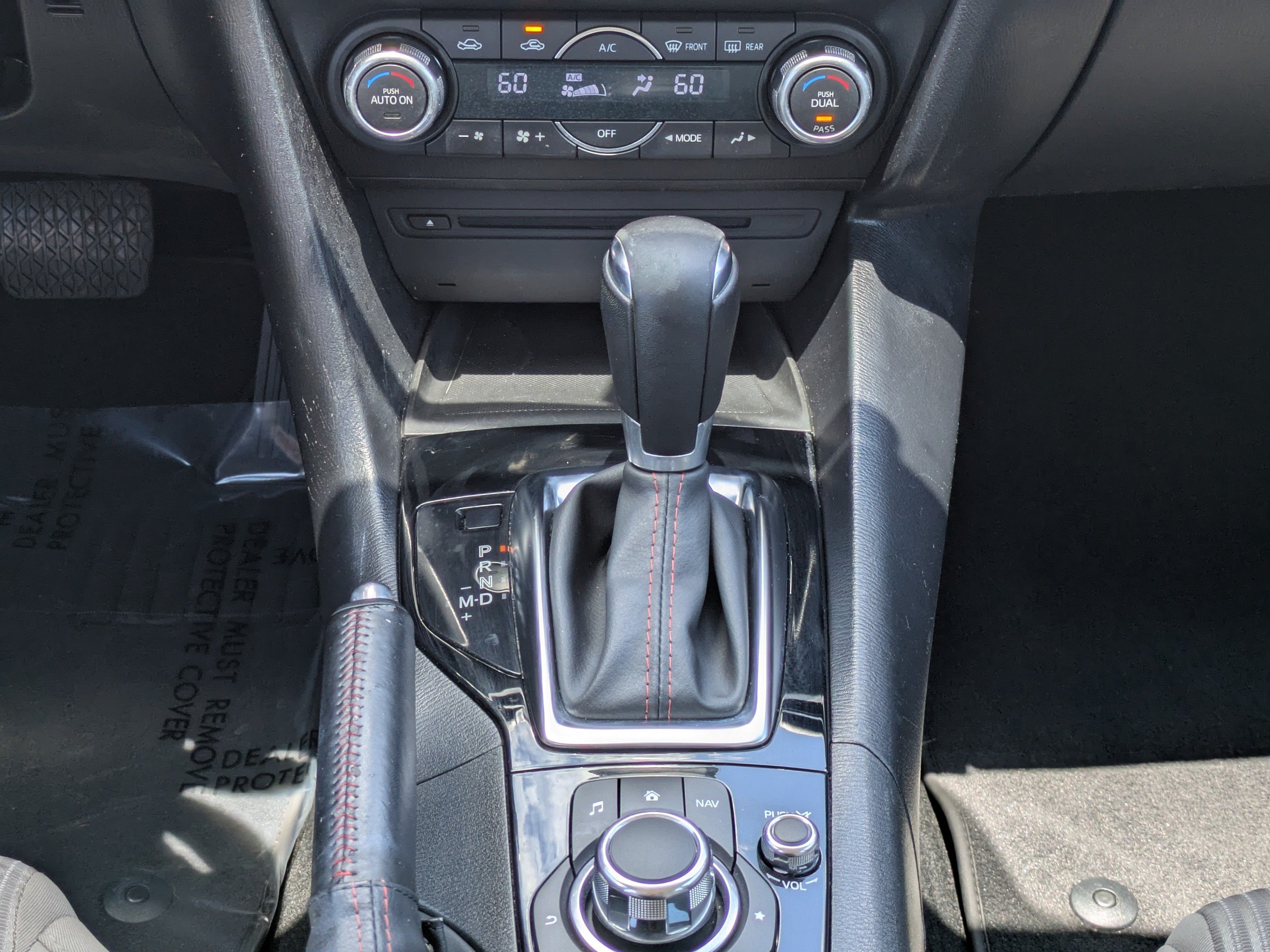 Used 2015 MAZDA MAZDA3 i Touring w/ Technology Package FWD image 17
