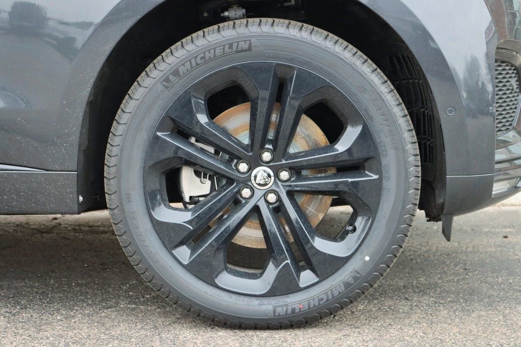 Used 2026 Jaguar F-PACE R-Dynamic S image 9