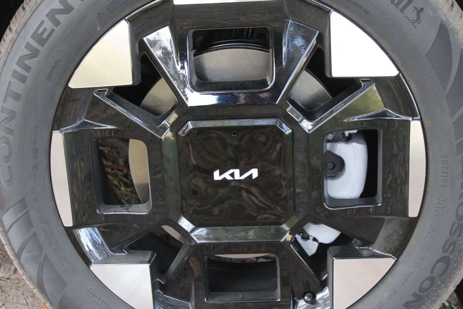 New 2026 Kia Carnival EX image 24