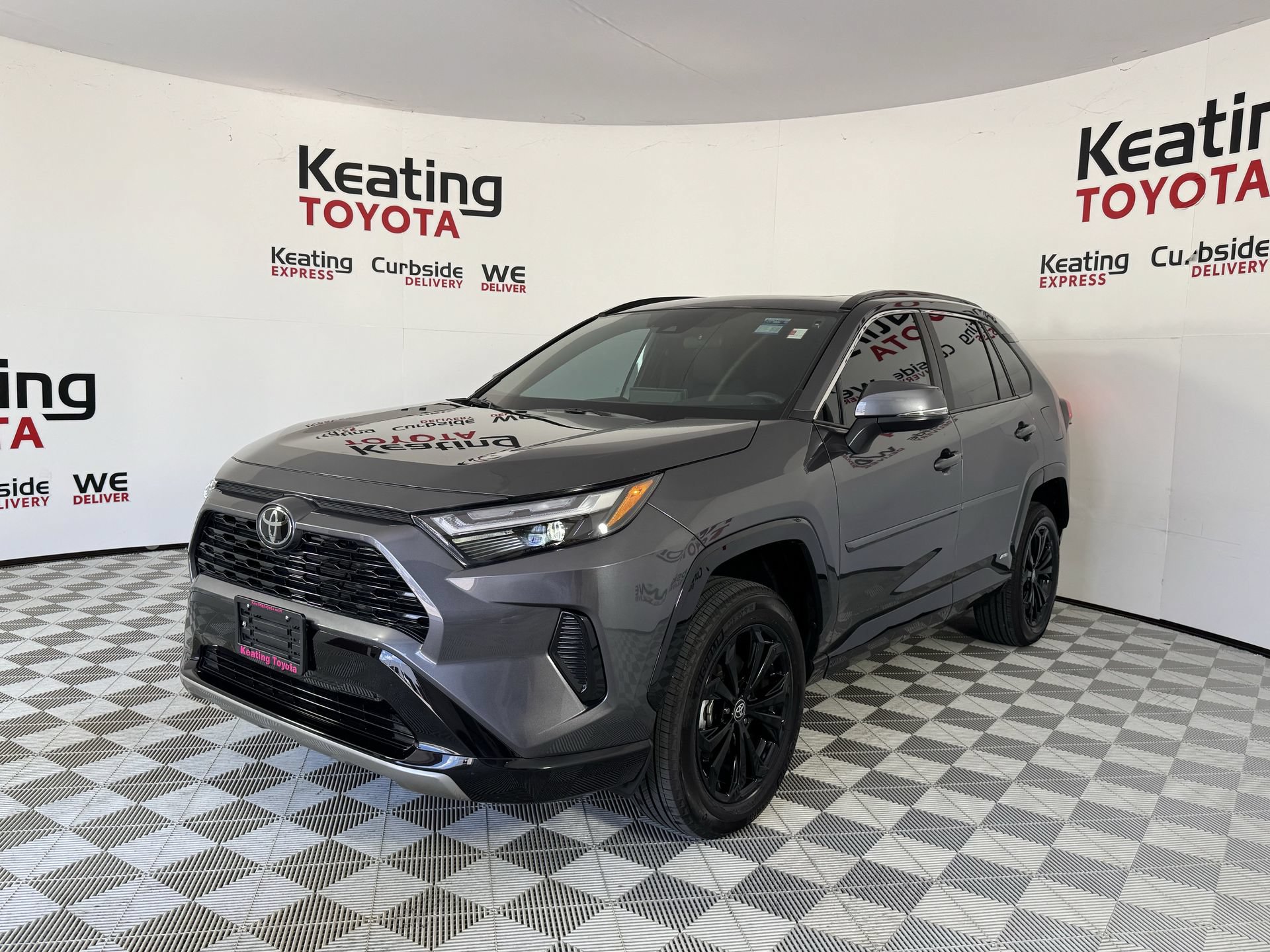 Used 2025 Toyota RAV4 SE w/ Convenience Package AWD/4WD image 9