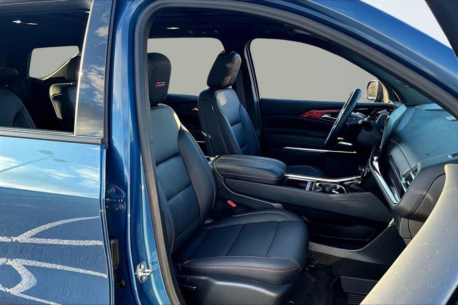 Used 2024 Chevrolet Traverse Z71 w/ Enhanced Driving Package image 8