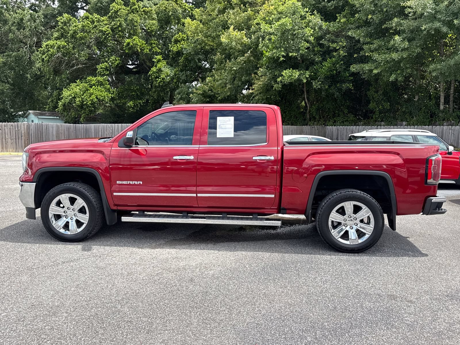 Used 2018 GMC Sierra 1500 SLT w/ SLT Premium Package RWD image 2