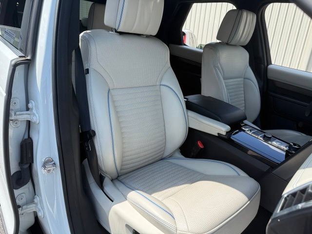 Used 2020 Land Rover Discovery HSE Luxury AWD/4WD image 15