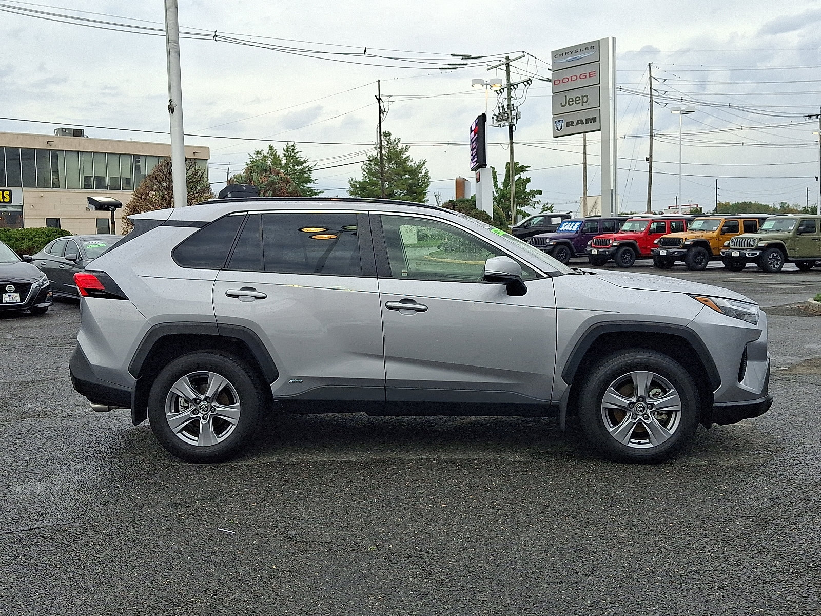 Certified 2025 Toyota RAV4 LE AWD/4WD image 8