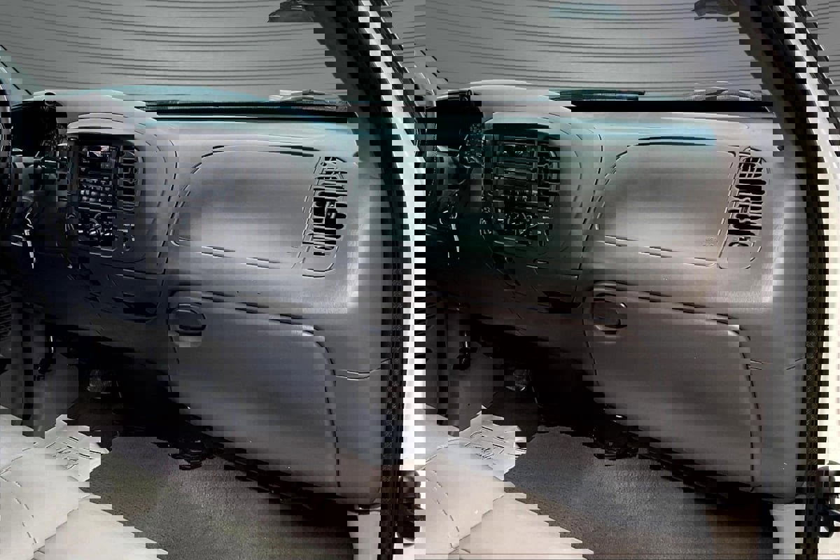 Used 2001 Ford F150 XL image 23