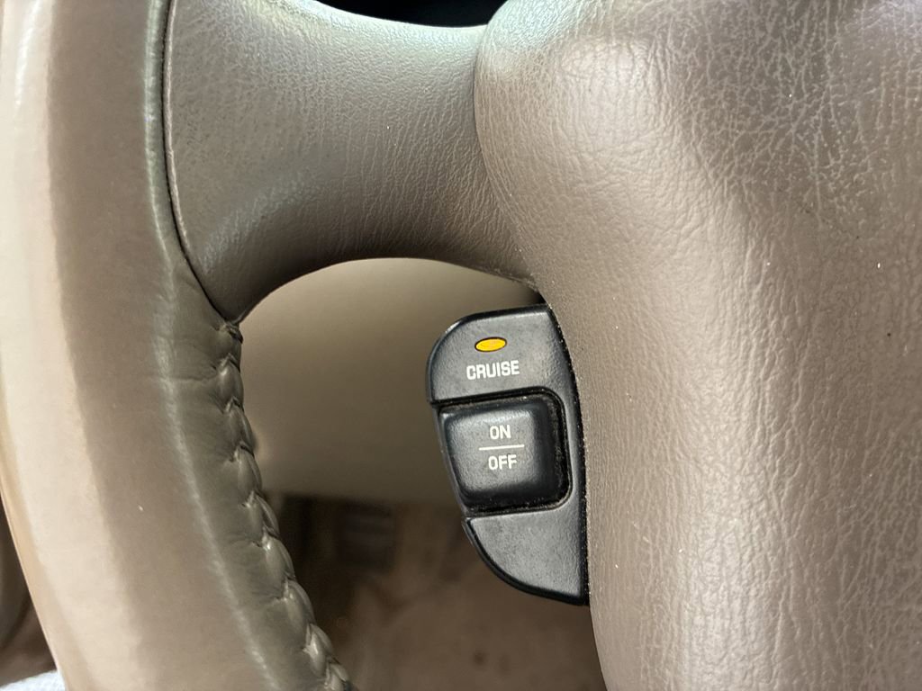 Used 2004 Oldsmobile Alero GL FWD image 16