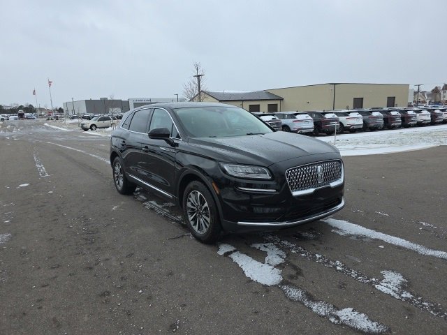 Used 2023 Lincoln Nautilus AWD image 3