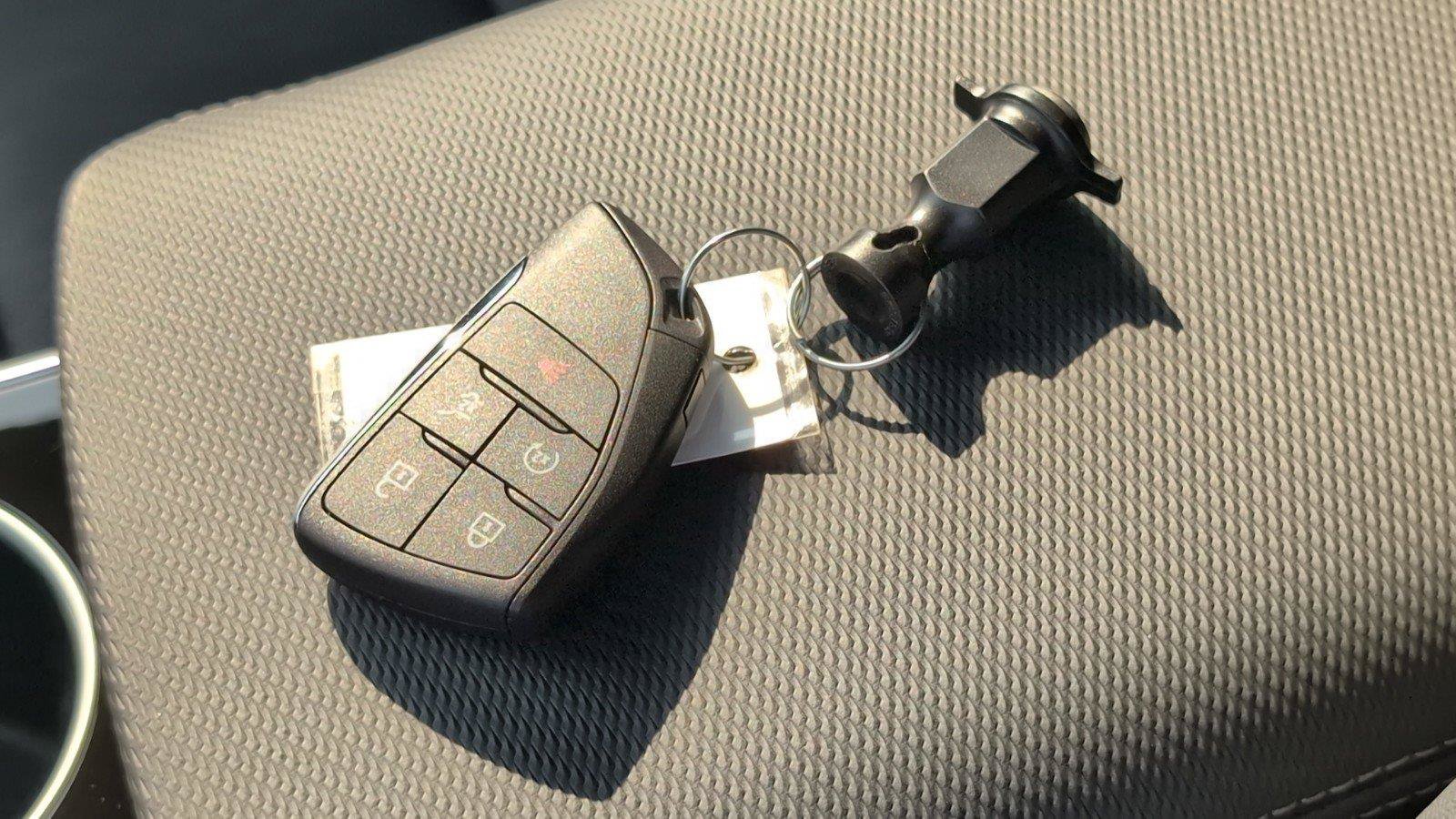 New 2027 Chevrolet Equinox LT w/ Convenience Package II FWD image 16