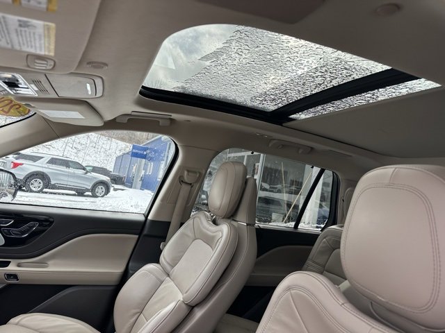 Used 2023 Lincoln Aviator Reserve w/ Equipment Group 201A image 28