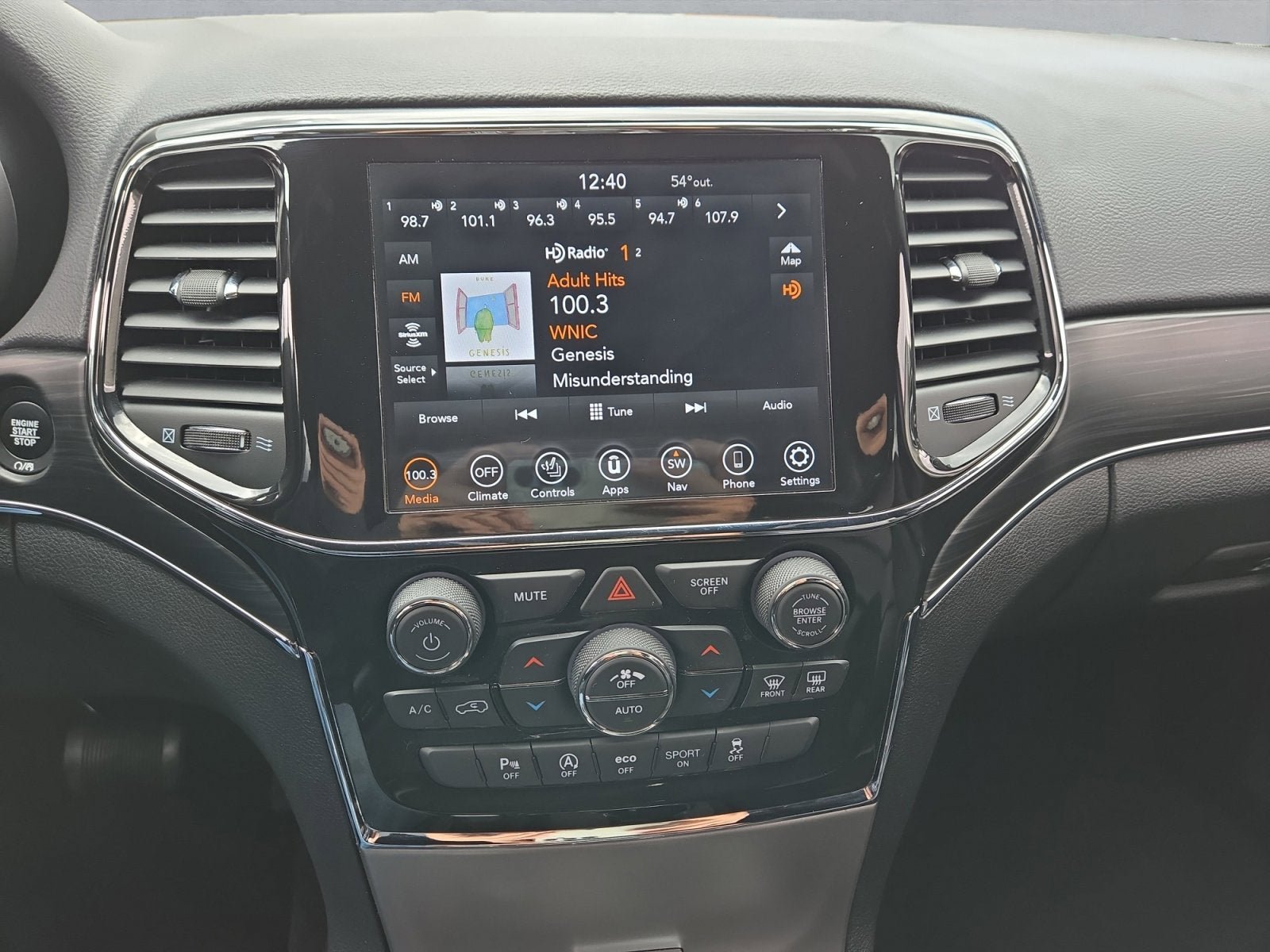 Used 2021 Jeep Grand Cherokee Limited AWD/4WD image 17