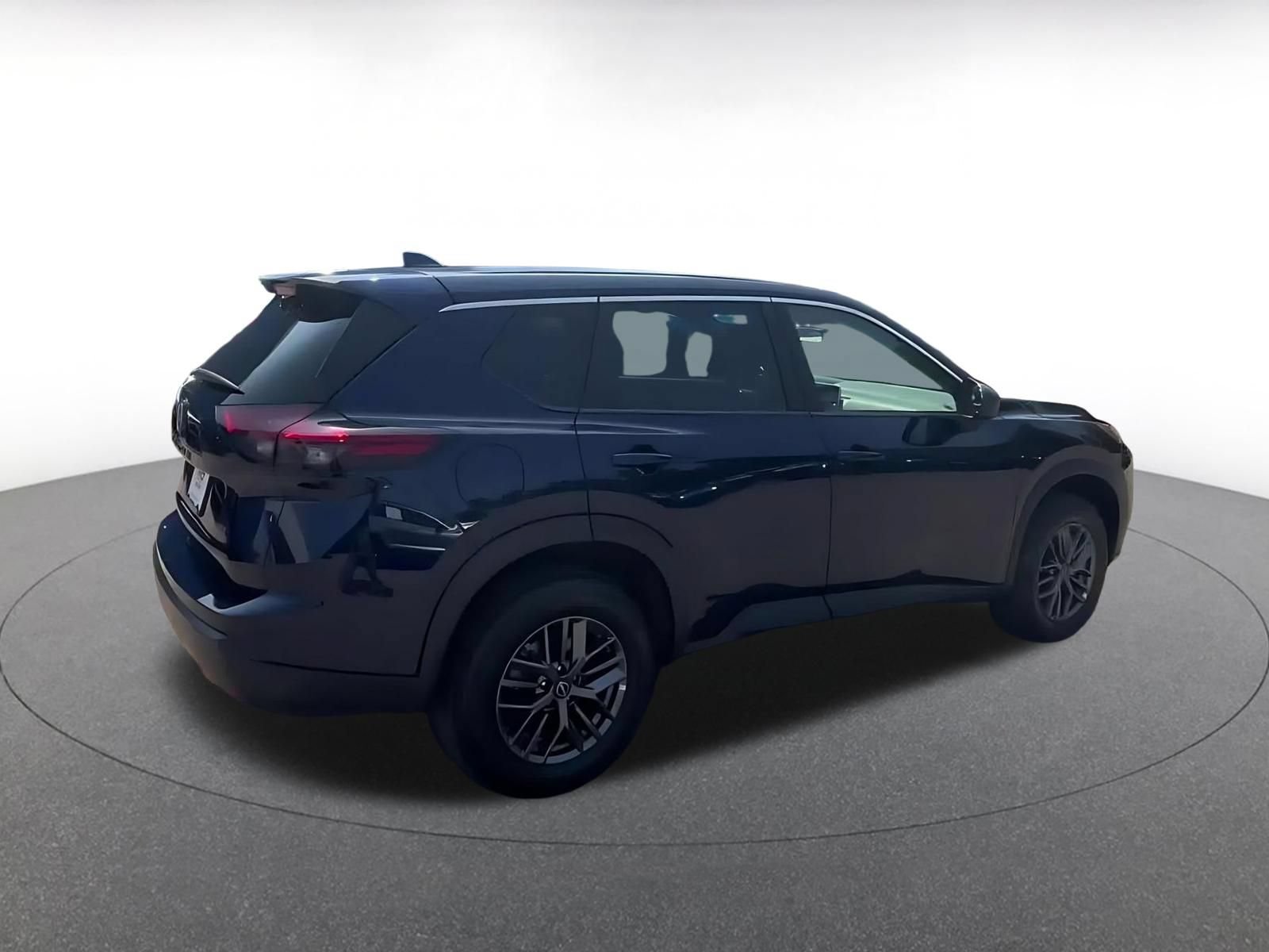 Used 2026 Nissan Rogue SV AWD/4WD image 15