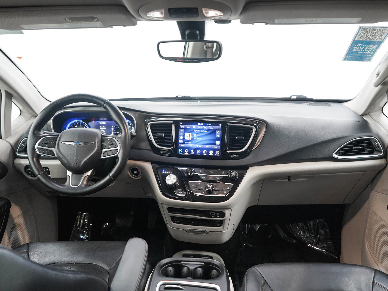 Used 2020 Chrysler Pacifica Touring-L Plus FWD image 14