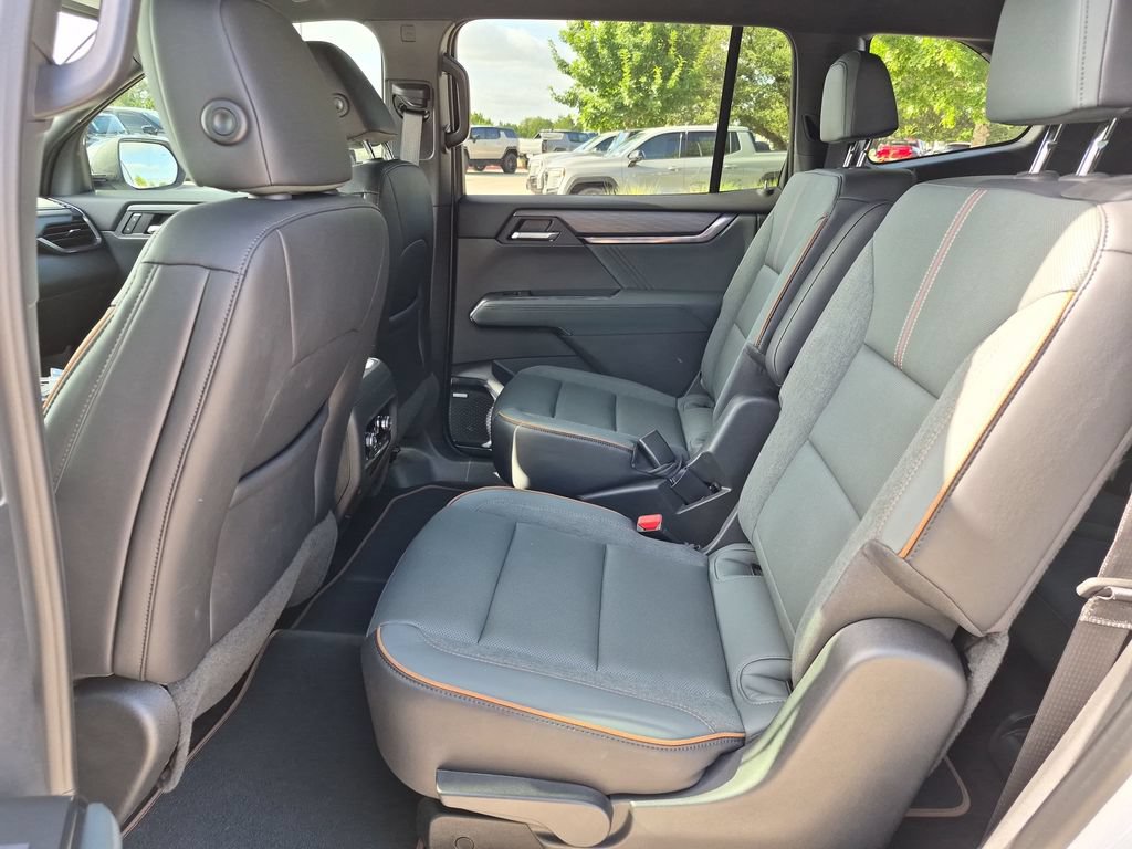 Used 2026 GMC Acadia AT4 w/ Luxury Package AWD/4WD image 36