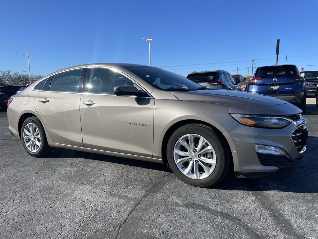 Used 2023 Chevrolet Malibu LT image 2