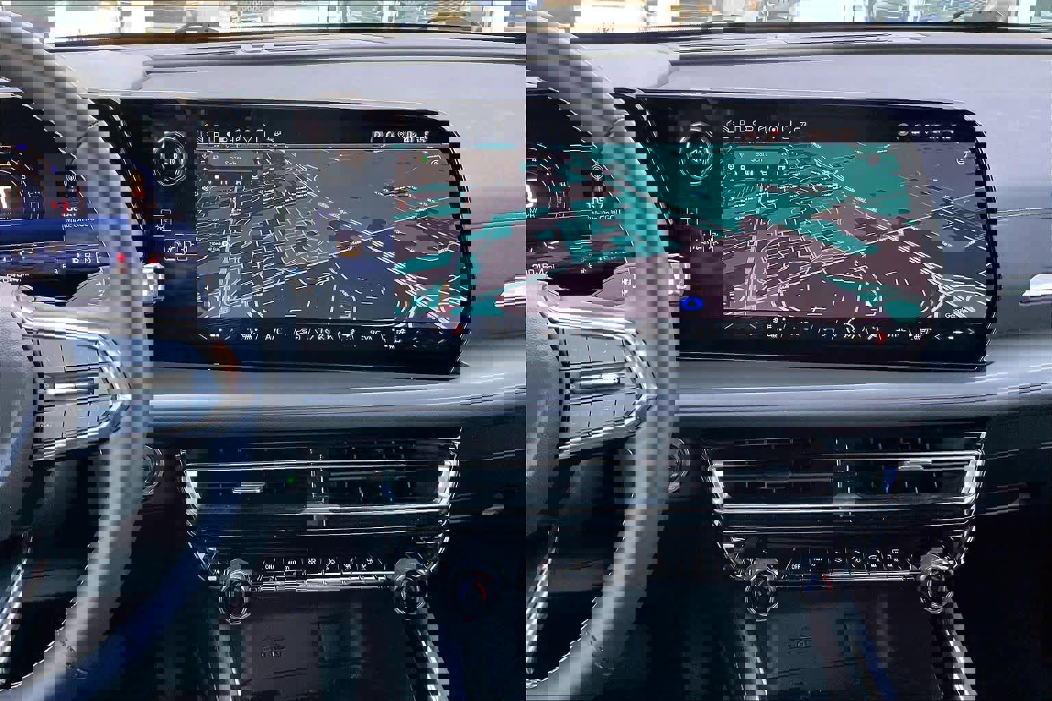 Certified 2025 Chevrolet Traverse LT image 7