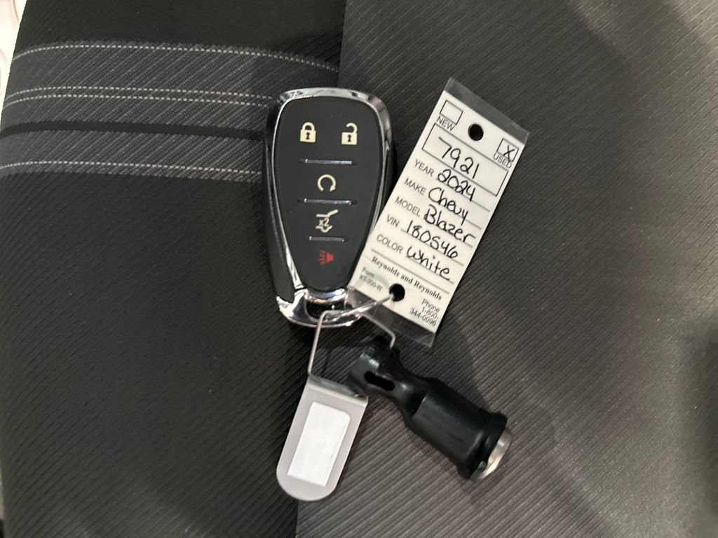 Used 2024 Chevrolet Blazer LT w/ Convenience Package FWD image 24