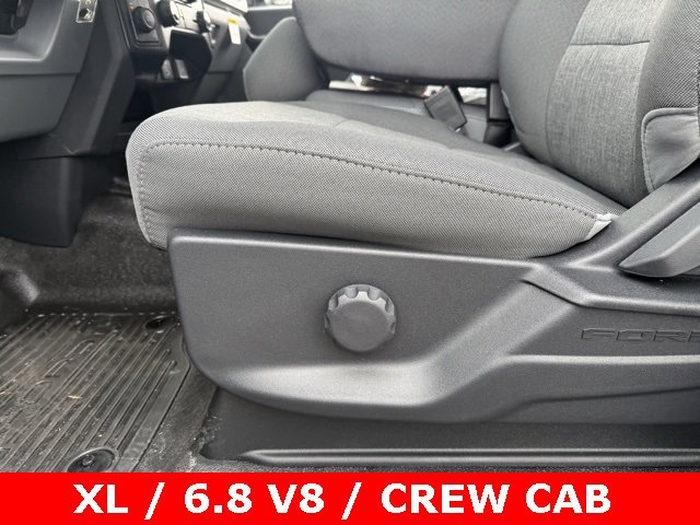 New 2026 Ford F250 XL w/ XL Chrome Package image 16