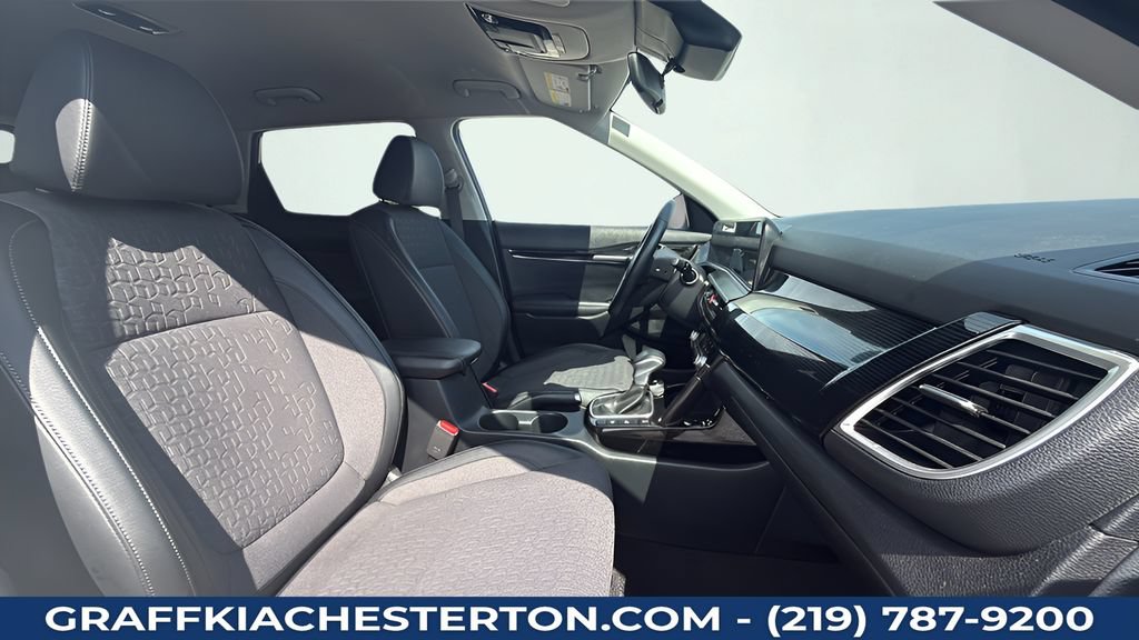 Used 2025 Kia Seltos S AWD/4WD image 42