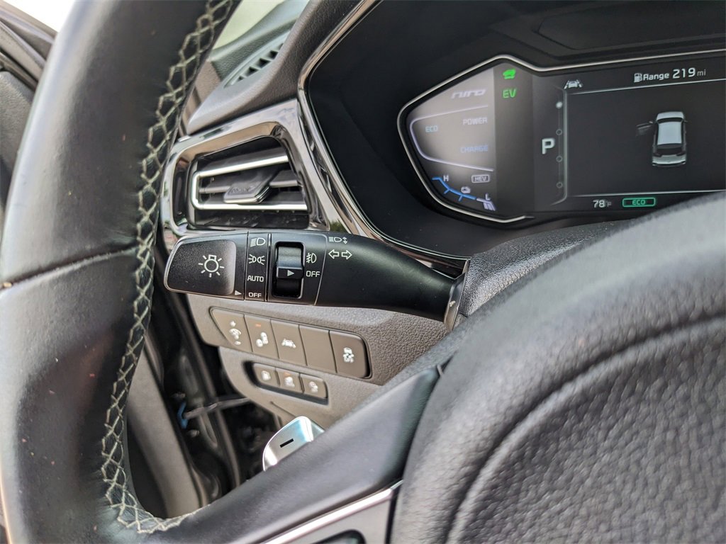 Certified 2022 Kia Niro EX image 34