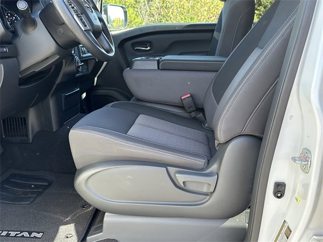 Used 2024 Nissan Titan SV w/ Accessory Utility Package image 10