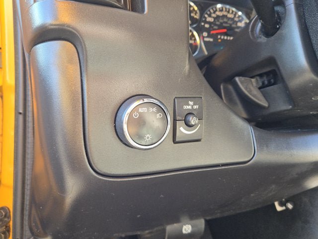 Used 2014 Chevrolet Express 4500 RWD image 13