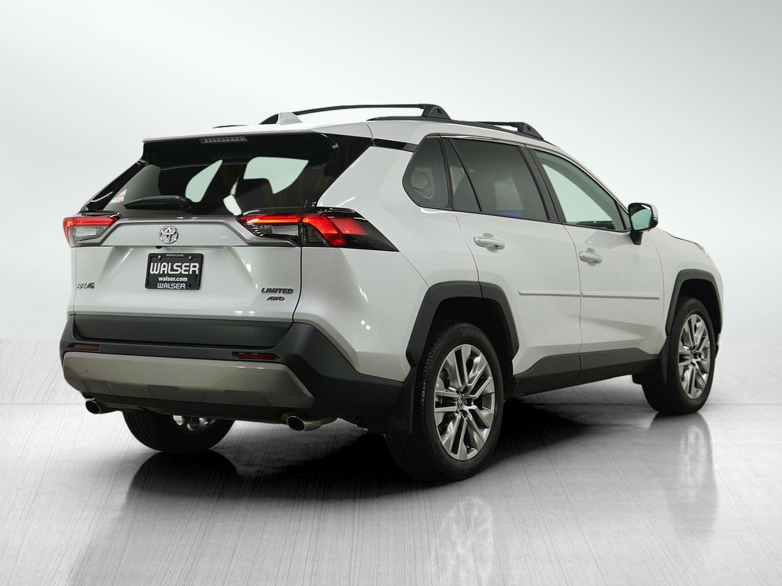 Used 2024 Toyota RAV4 Limited w/ Advanced Technology Package AWD/4WD image 5