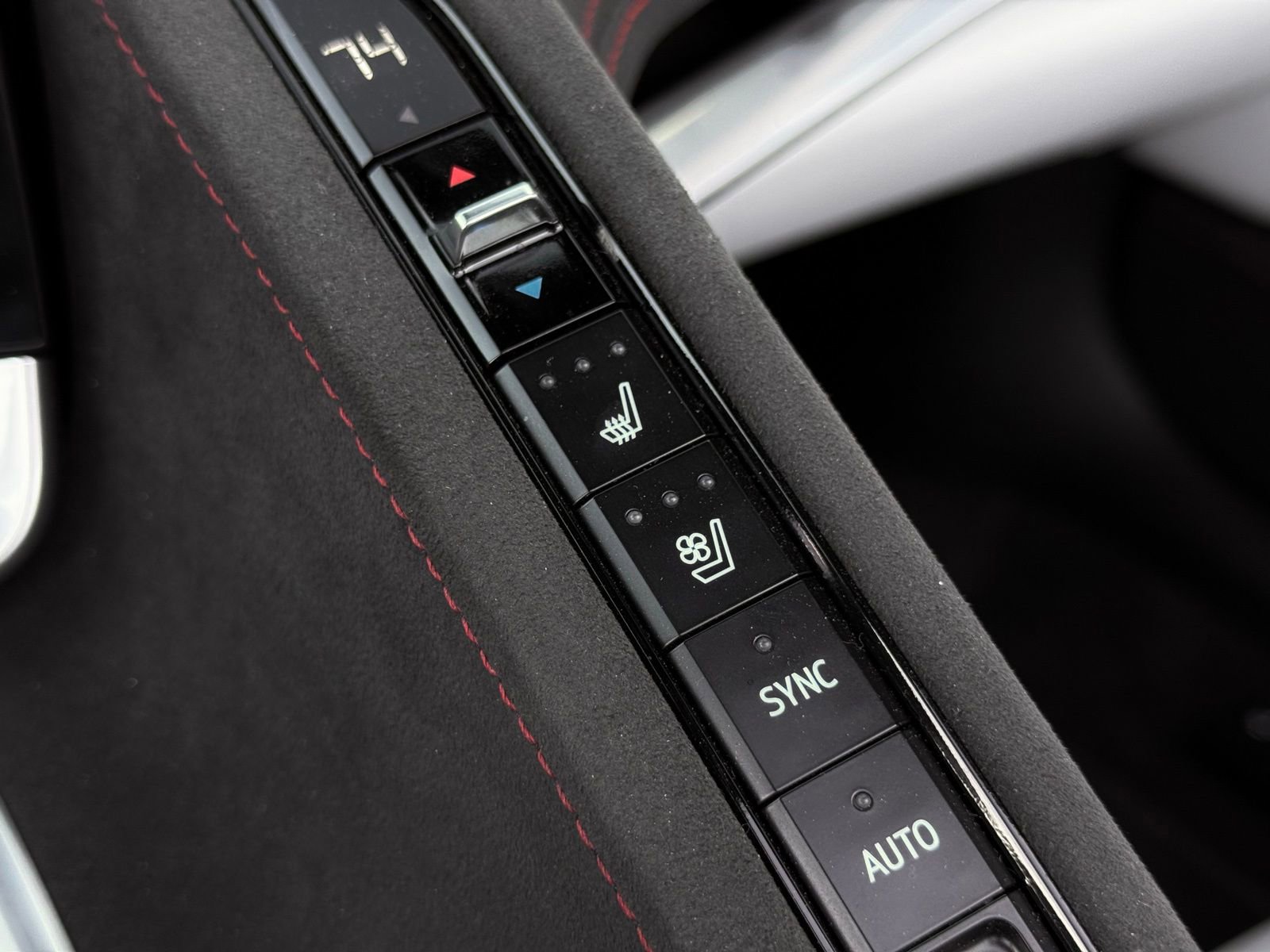 Used 2023 Chevrolet Corvette Stingray Premium Conv w/ Z51 Performance Package image 69