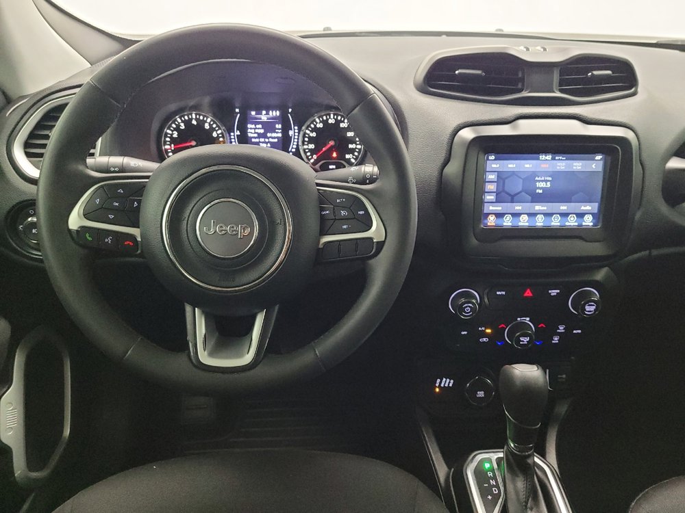 Used 2019 Jeep Renegade Latitude image 22