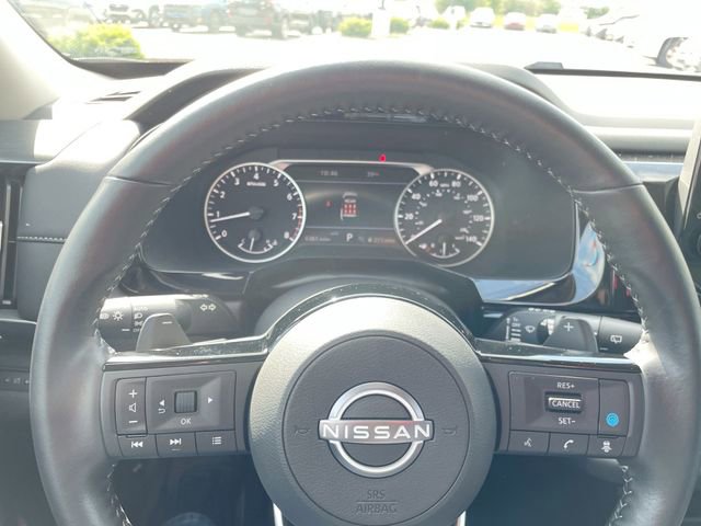 Used 2025 Nissan Pathfinder SL AWD/4WD image 21