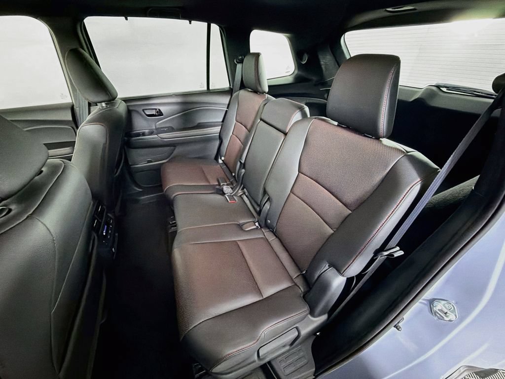 Used 2024 Honda Passport Black Edition image 25