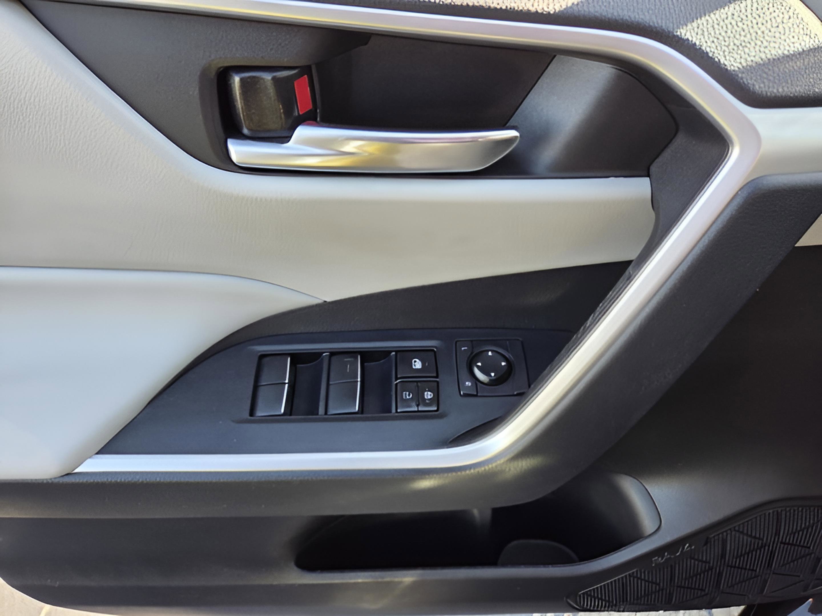 Certified 2021 Toyota RAV4 XLE Premium FWD image 25