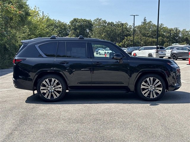 New 2025 Lexus LX 600 4WD w/ Luxury Package image 4