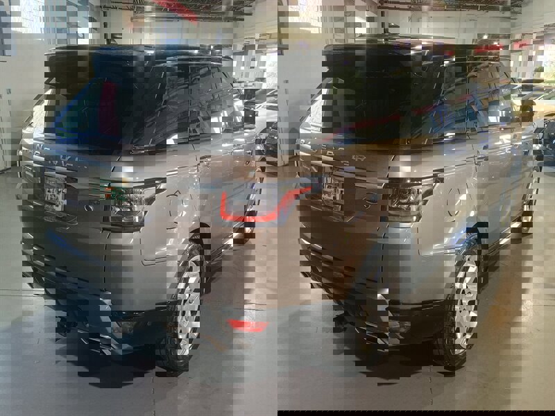 Used 2018 Land Rover Range Rover Sport HSE image 5