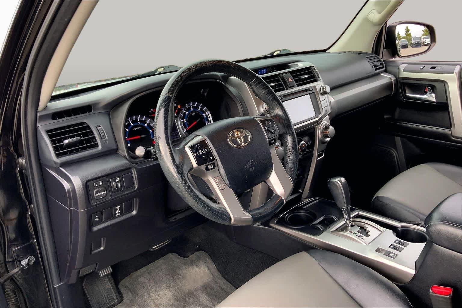 Used 2015 Toyota 4Runner SR5 Premium RWD image 17