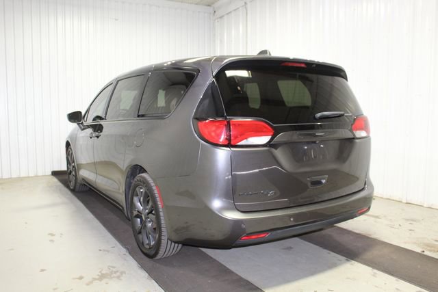 Used 2020 Chrysler Pacifica Touring w/ S Appearance Package image 4