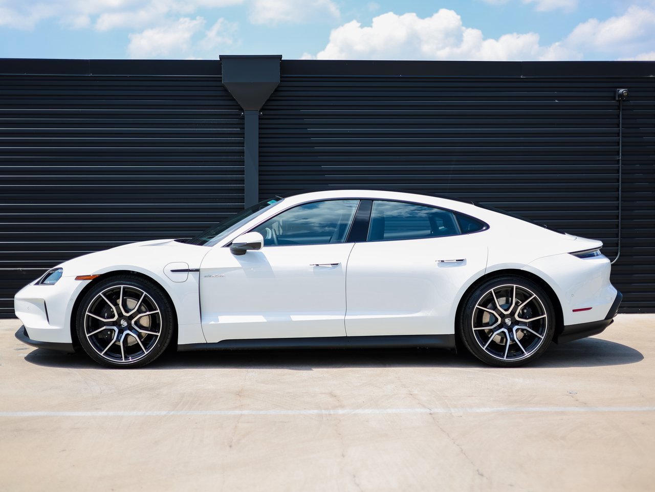 New 2026 Porsche Taycan image 2