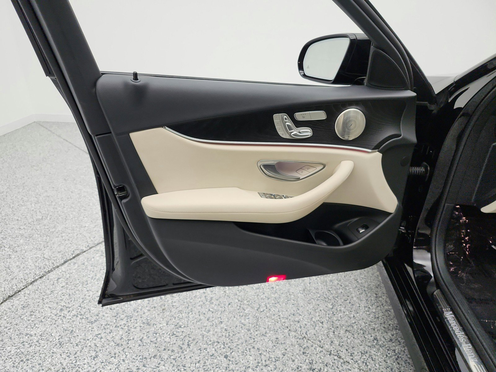 Used 2022 Mercedes-Benz E 350 Sedan image 15