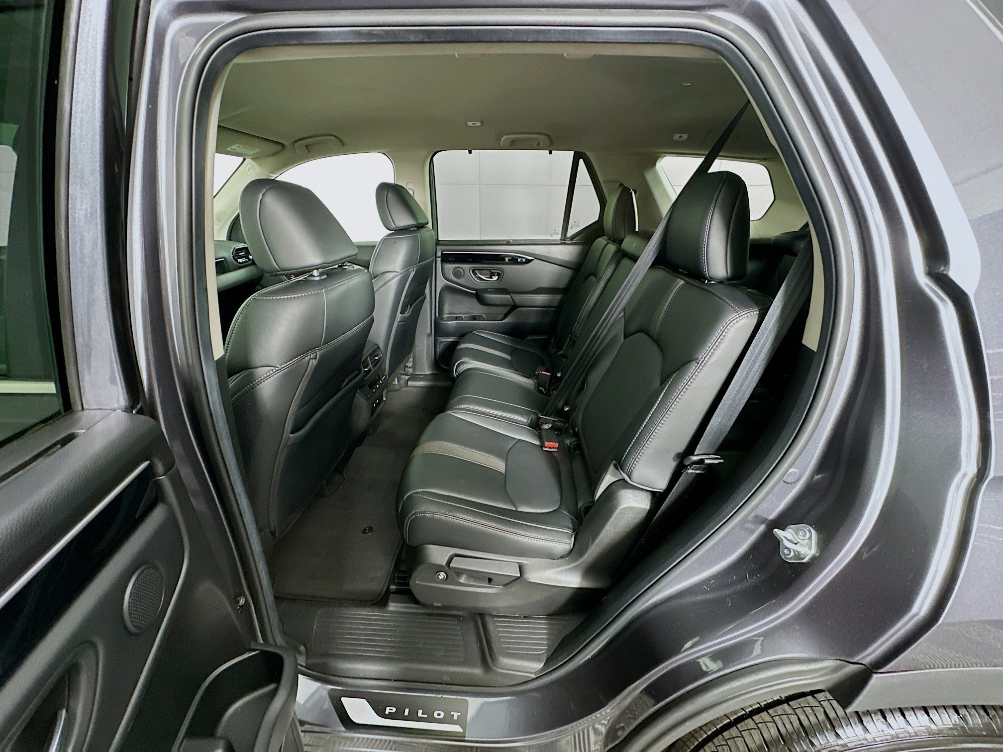 Used 2025 Honda Pilot EX-L image 28