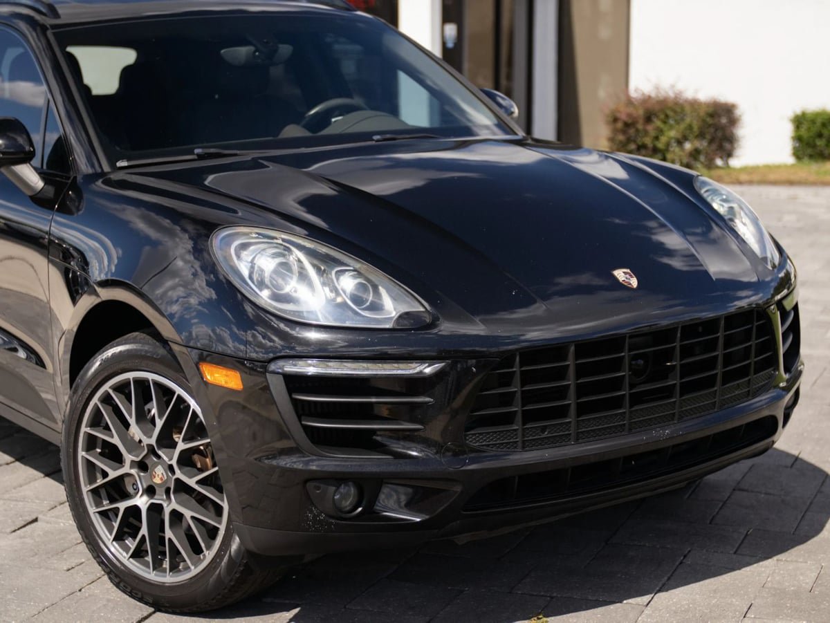 Used 2015 Porsche Macan S w/ Infotainment Package AWD/4WD image 3