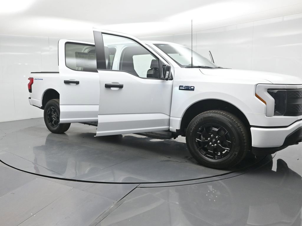 New 2025 Ford F150 Lightning XLT image 33